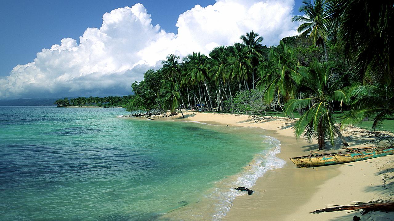 Ein Strand in Indonesien