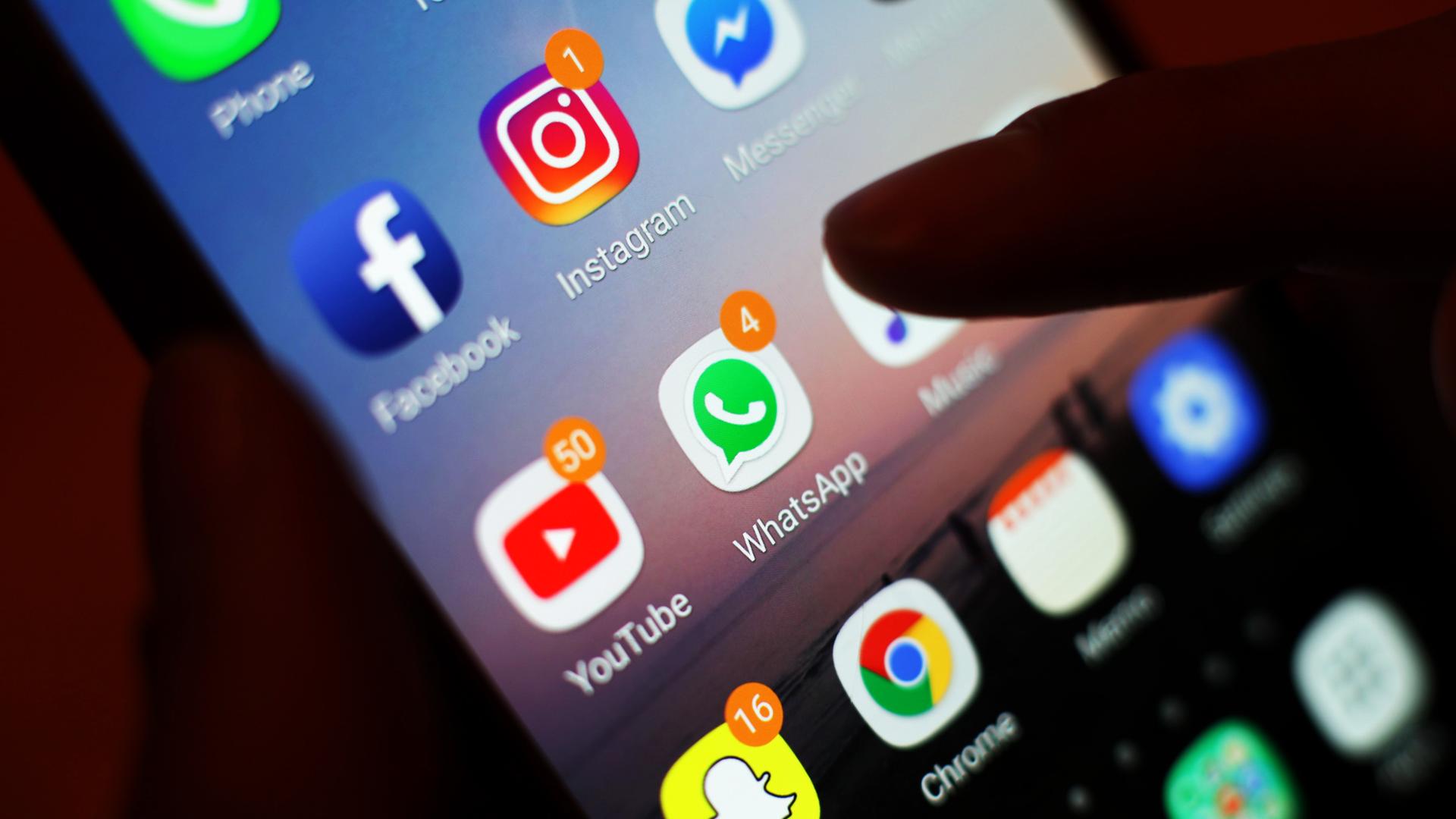 Social Media Apps wie Instagram auf einem Handy