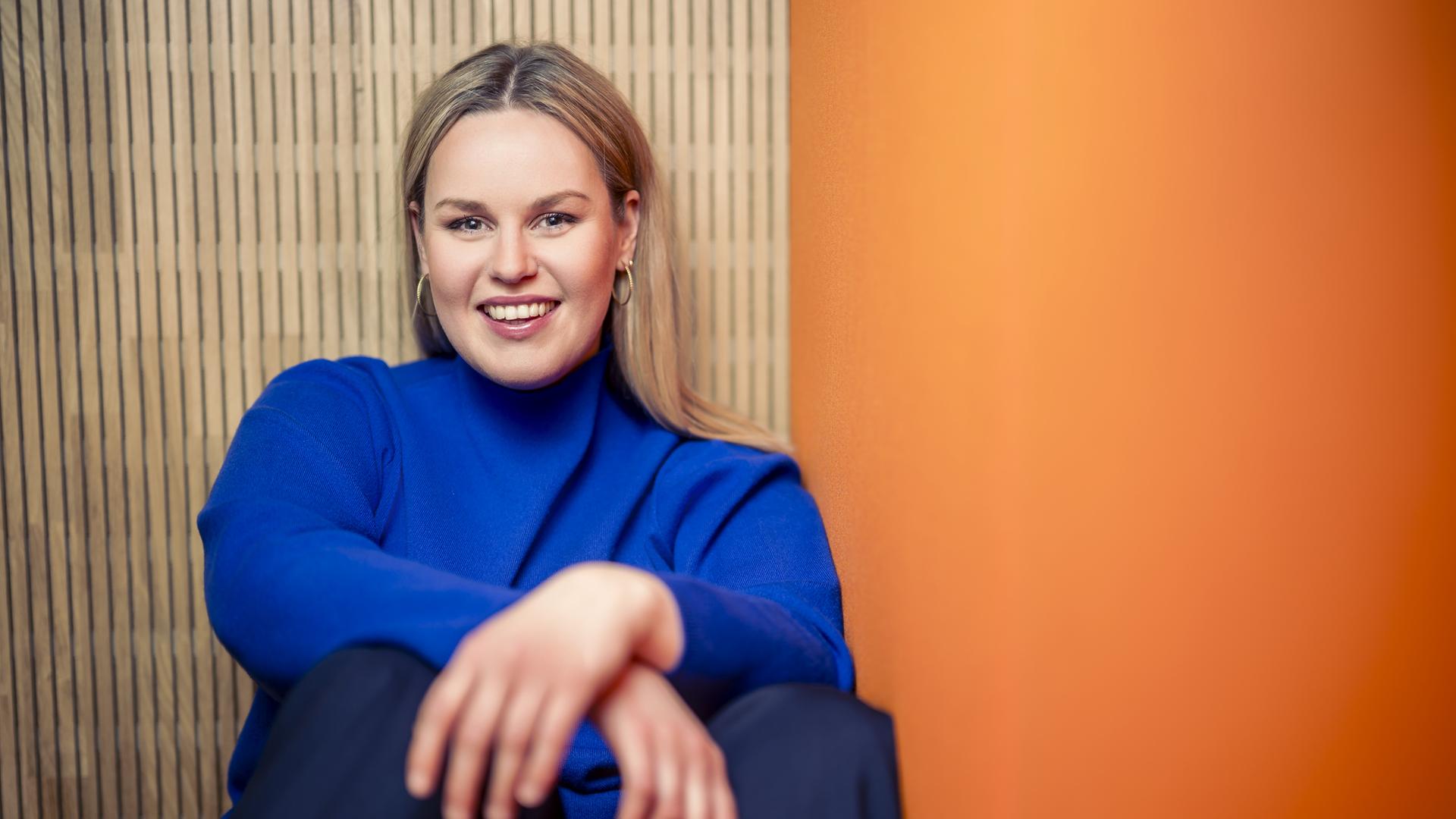 Die Reporterin Isabelle Ihden der Sendungen logo!