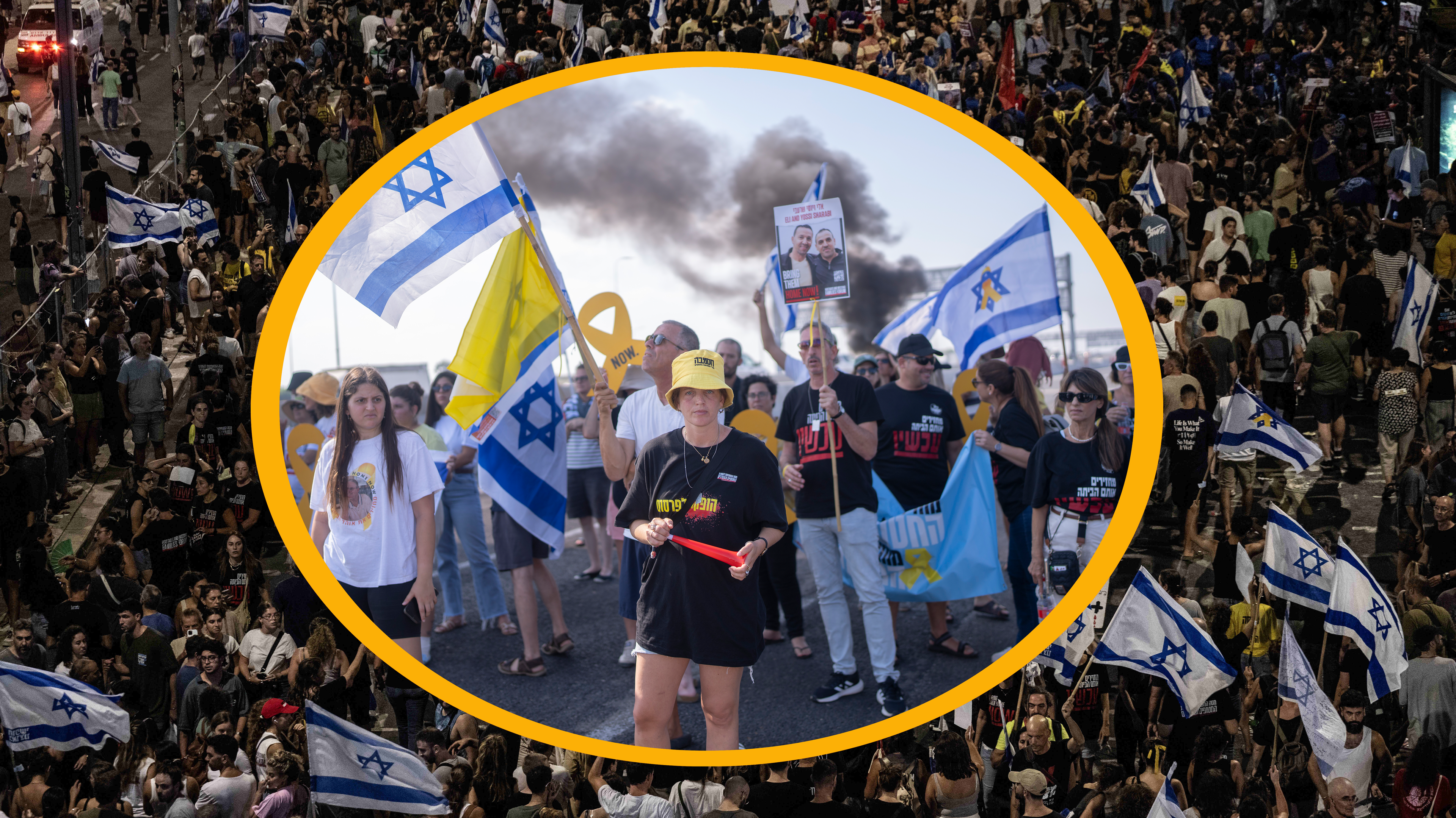 Große Masse Menschen Protestierender, junge Frau mit Plakat und israelischer Flagge