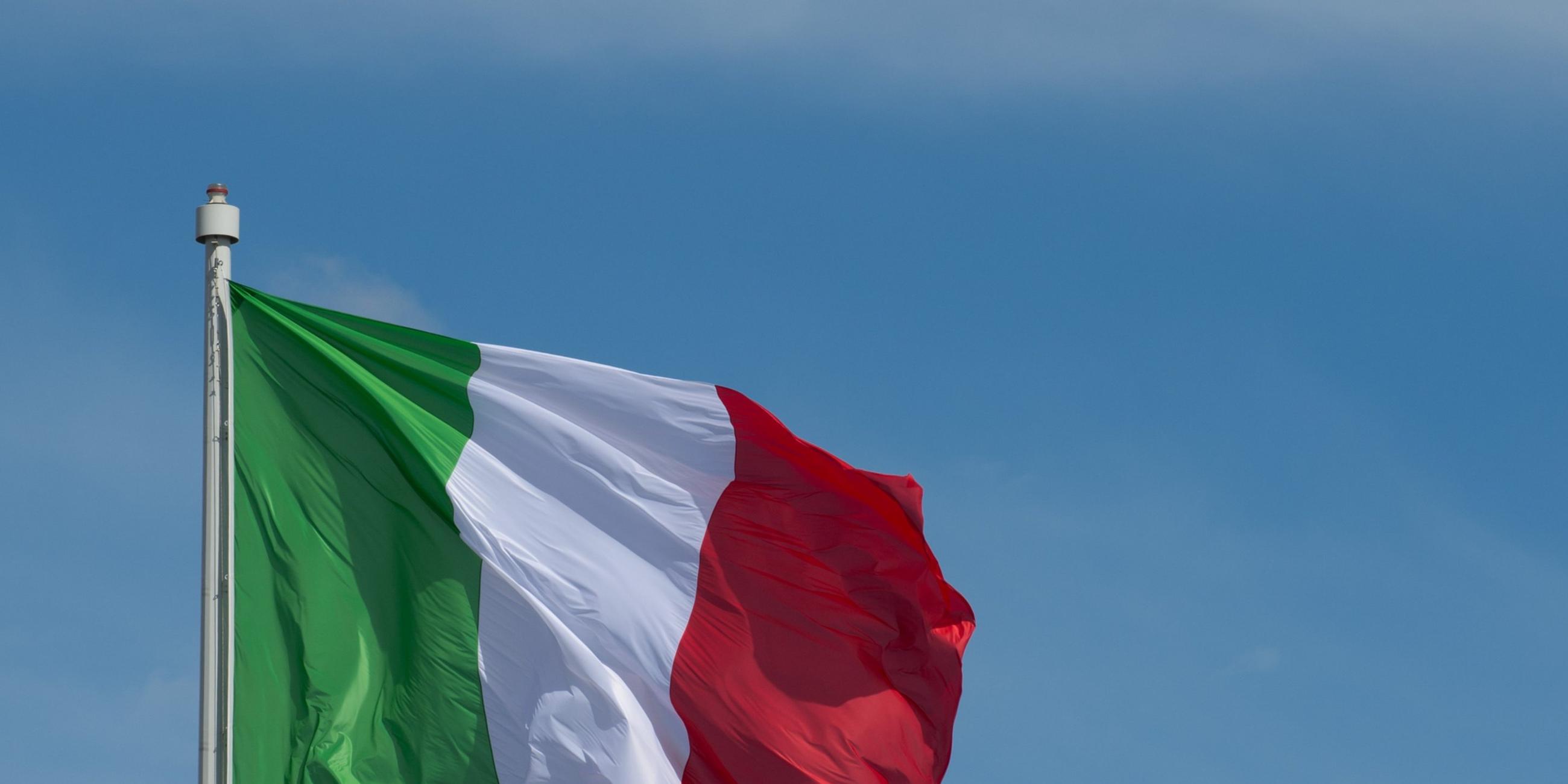 Die Flagge von Italien ist grün-weiß-rot