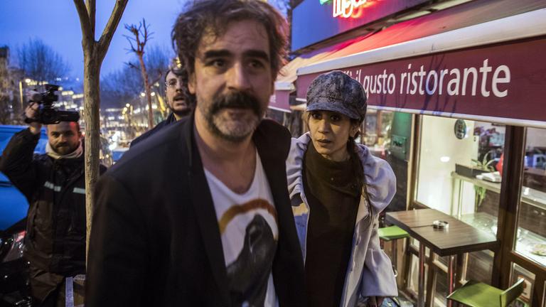 yuecel, deniz mit seiner frau nach freilassung