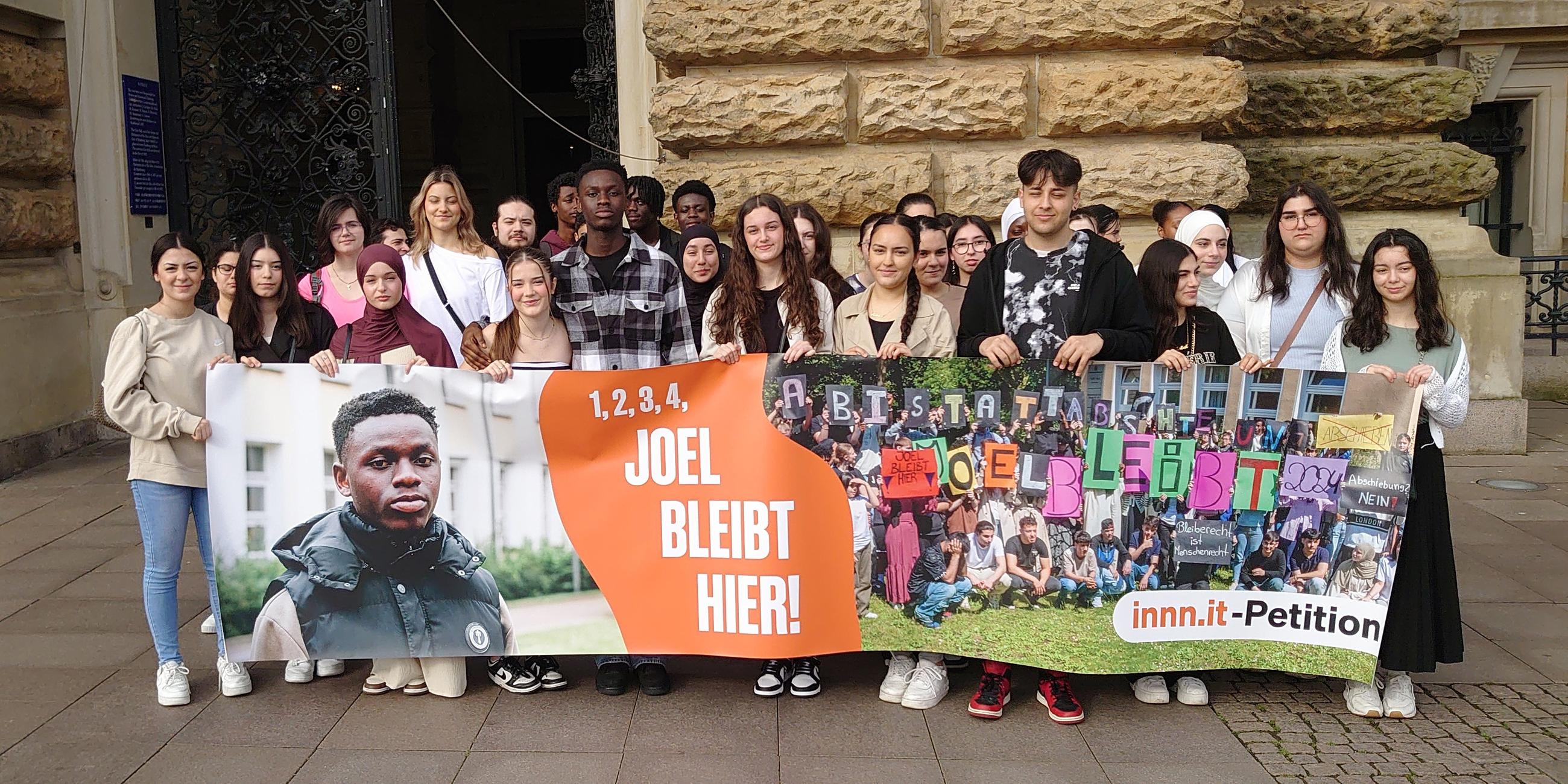 Joel und seine Mitschüler
