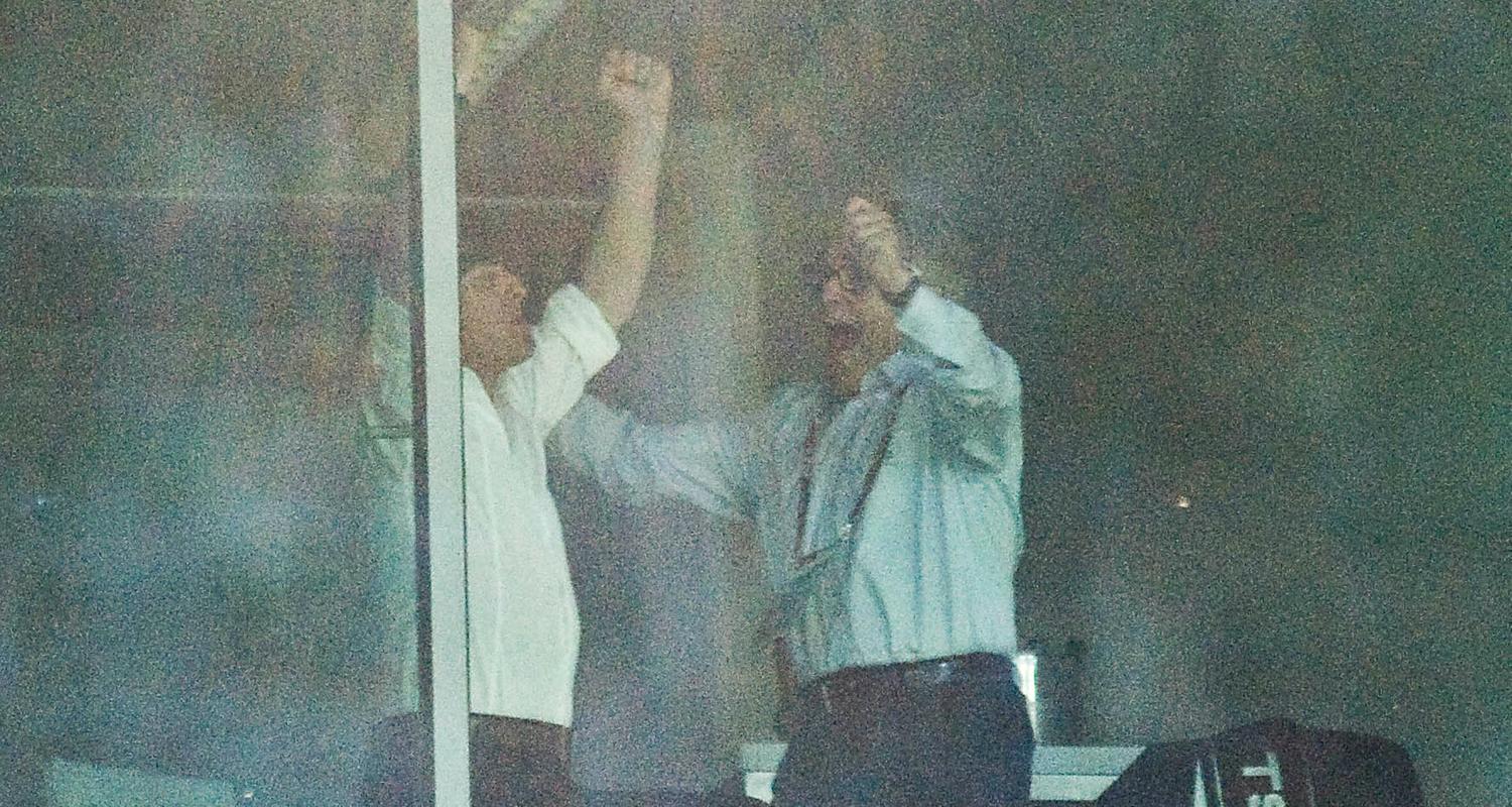 Jogi Löw muss den Sieg im Viertelfinale der EM 2008 von der Tribüne aus feiern. 