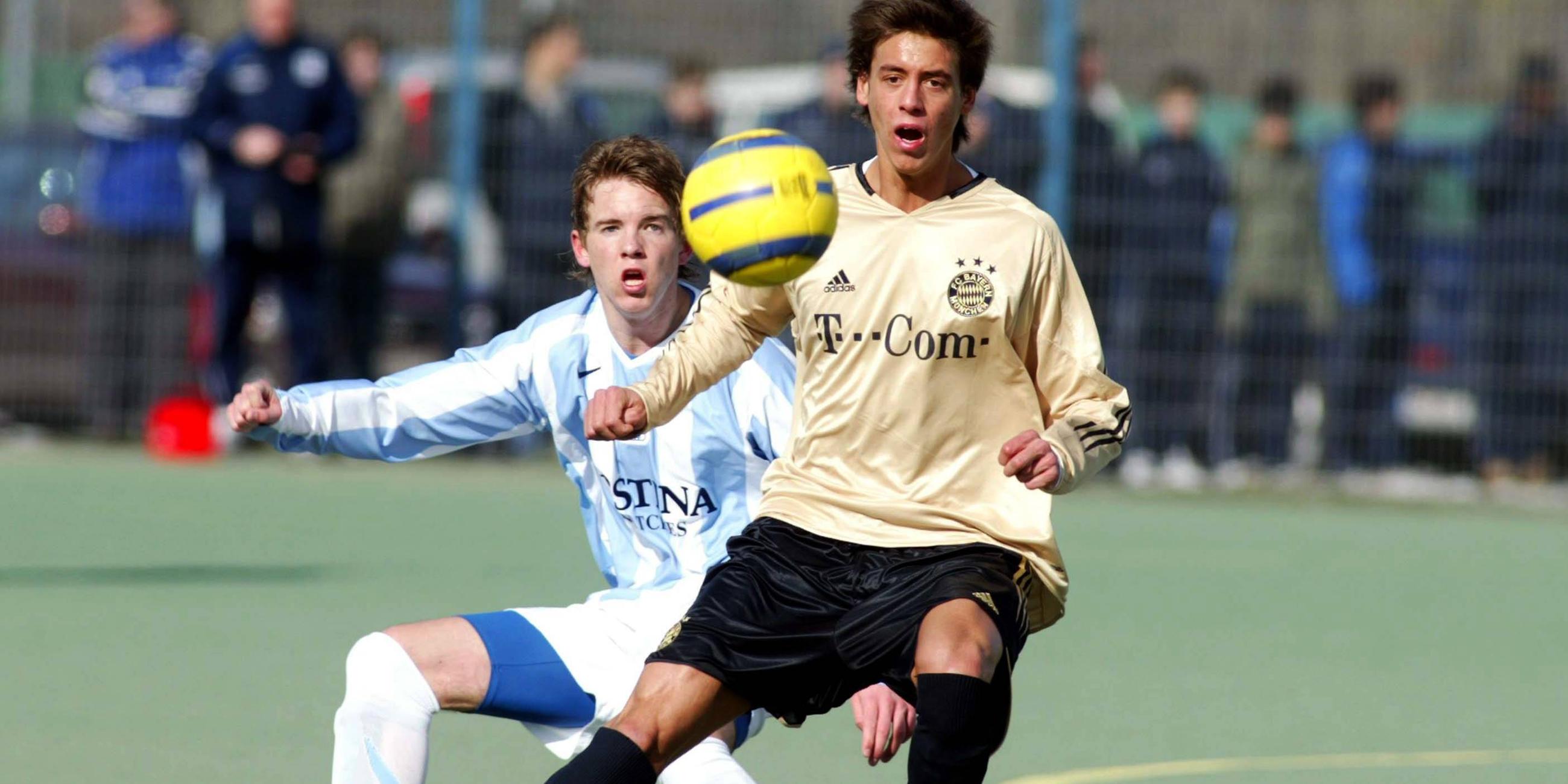 Julian Nagelsmann und Sandro Wagner im Zweikampf im Spiel der Fussball Herren A Junioren zwischen 1860 München und dem FC Bayern (Saison 2005/2006).