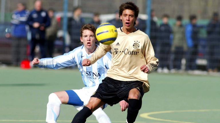 Julian Nagelsmann und Sandro Wagner im Zweikampf im Spiel der Fussball Herren A Junioren zwischen 1860 München und dem FC Bayern (Saison 2005/2006).
