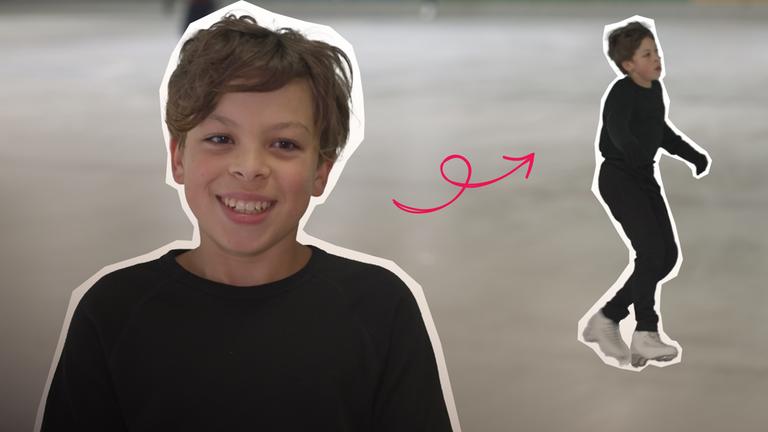 12-jähriger Daniel lacht im Portrait  in Kamera, dahinter Eisfläche mit Pfeil auf anderes Foto von Daniel, das zeigt, wie er auf dem Eis läuft