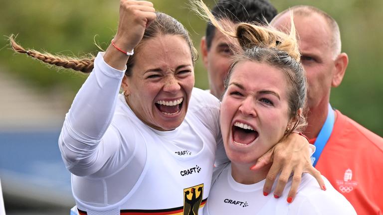 Paulina Paszek jubelt mit Julie-Marie Hake