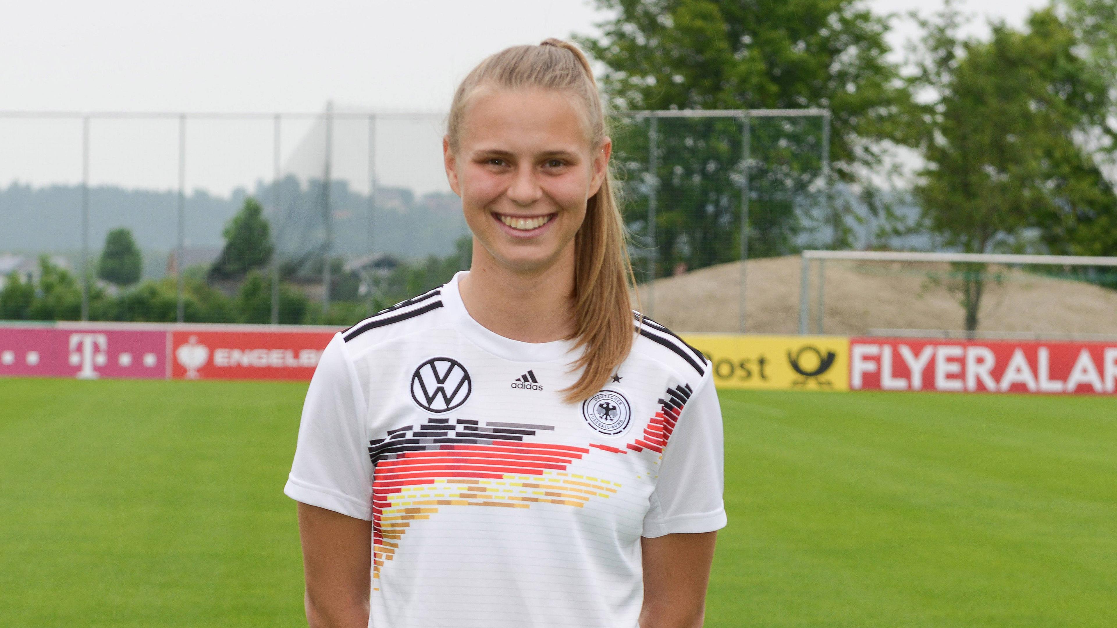 Mittelfeld/Sturm: Klara Bühl 