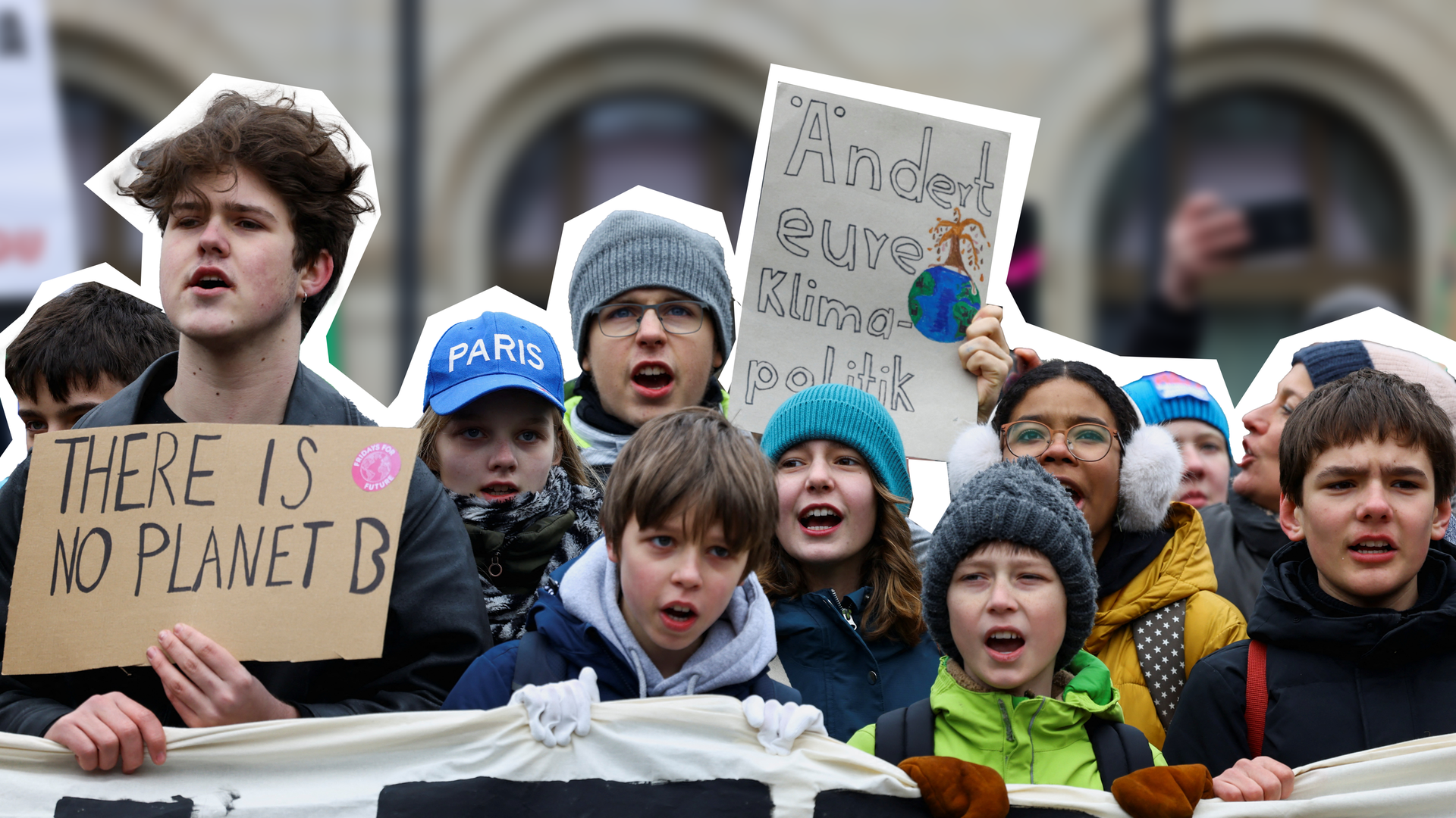 Fridays for Future demonstrieren für klimafreundlicheren Verkehr.