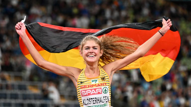Konstanze Klosterhalfen jubelt