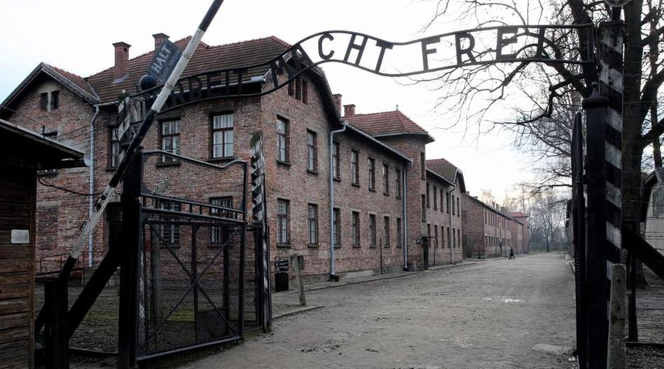 Eingang zum Konzentrationslager Auschwitz