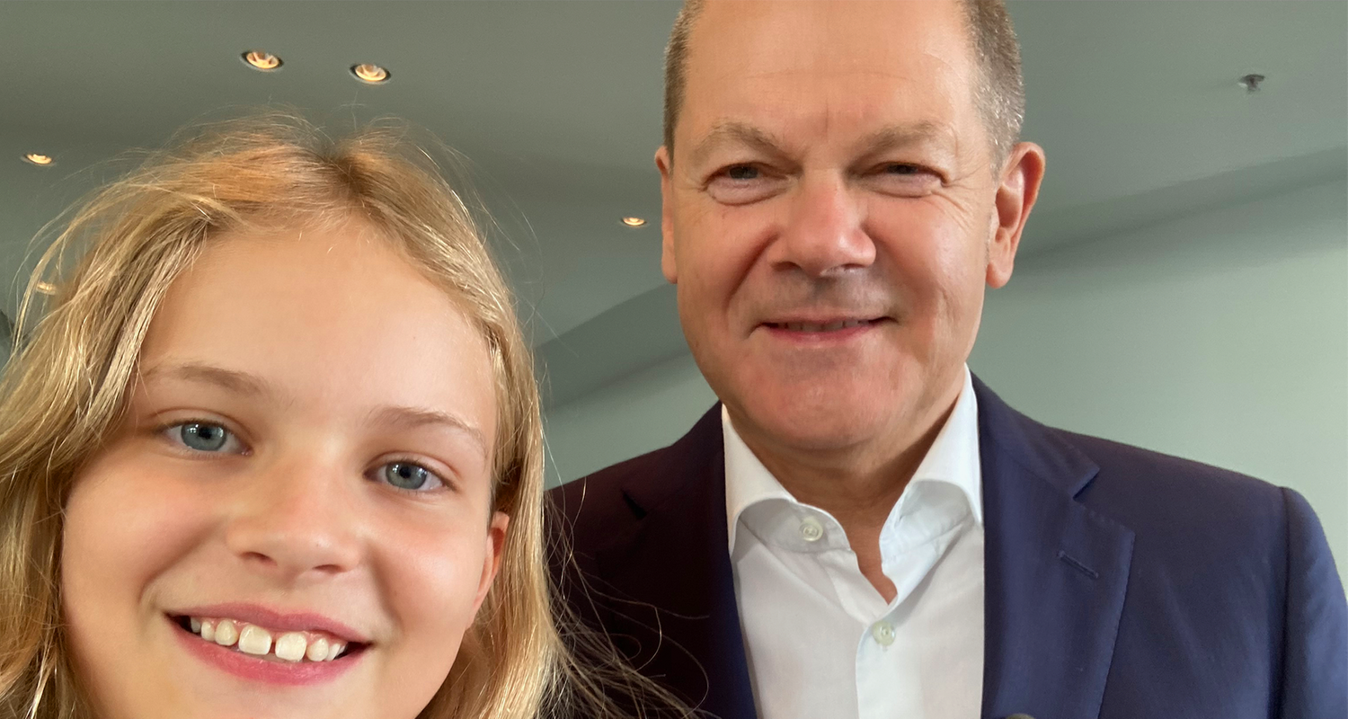 Kinderreporterin Polina und Bundeskanzler Olaf Scholz 
