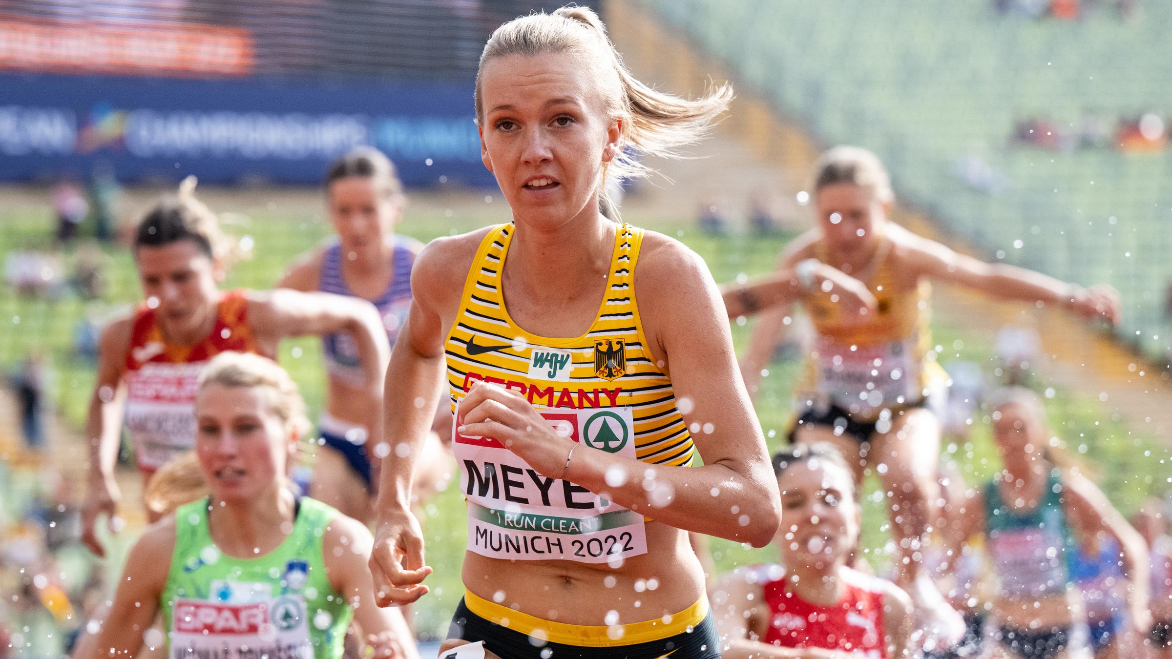 18.08.2022, Bayern, München: European Championships, Europameisterschaft, Leichtathletik, 3000m Hindernis, Frauen, Vorlauf im Olympiastadion, Lea Meyer aus Deutschland in Aktion.