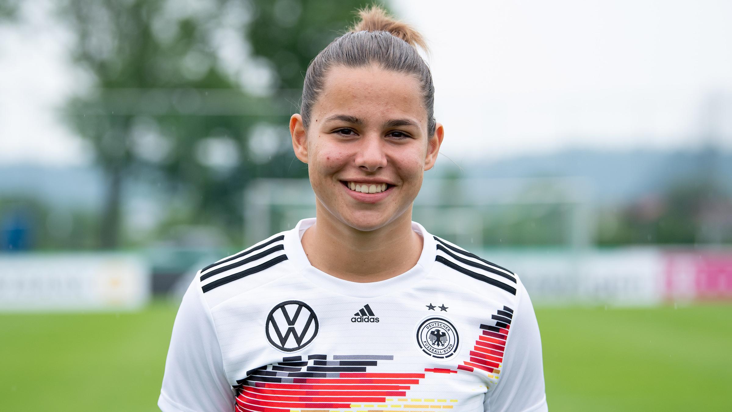 Lena Oberdorf im DFB-Trikot