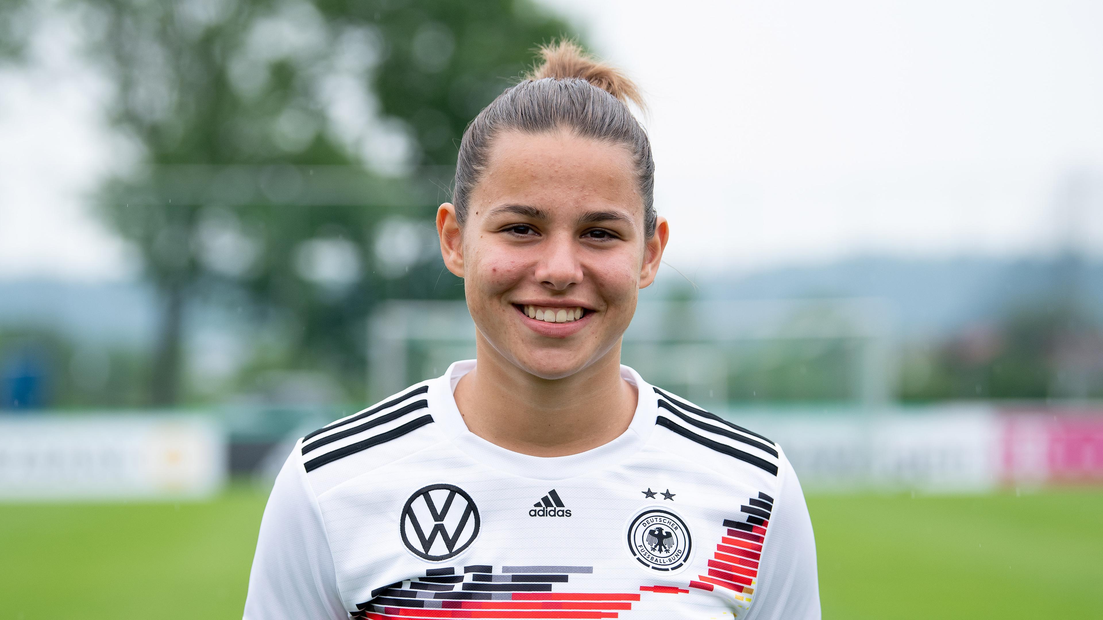 Lena Oberdorf im DFB-Trikot