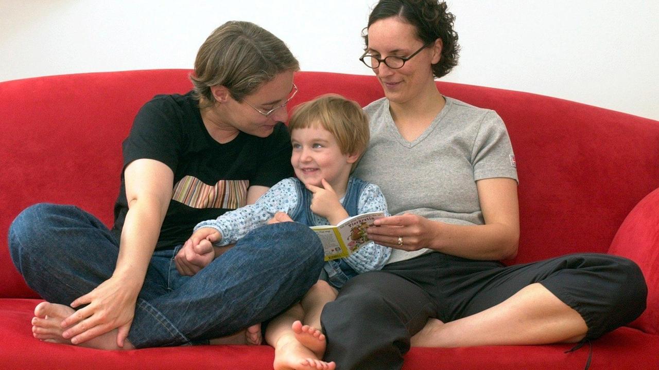 Lesbisches Paar mit Kind