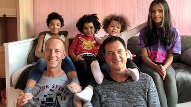 Linda trifft eine Regenbogenfamilie