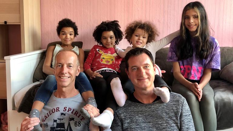 Linda trifft eine Regenbogenfamilie