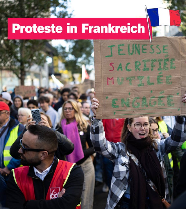 Collage: Menschen bei einem Protest, darüber steht in einer roten Textbox mit einer Frankreich-Flagge: Proteste in Frankreich.