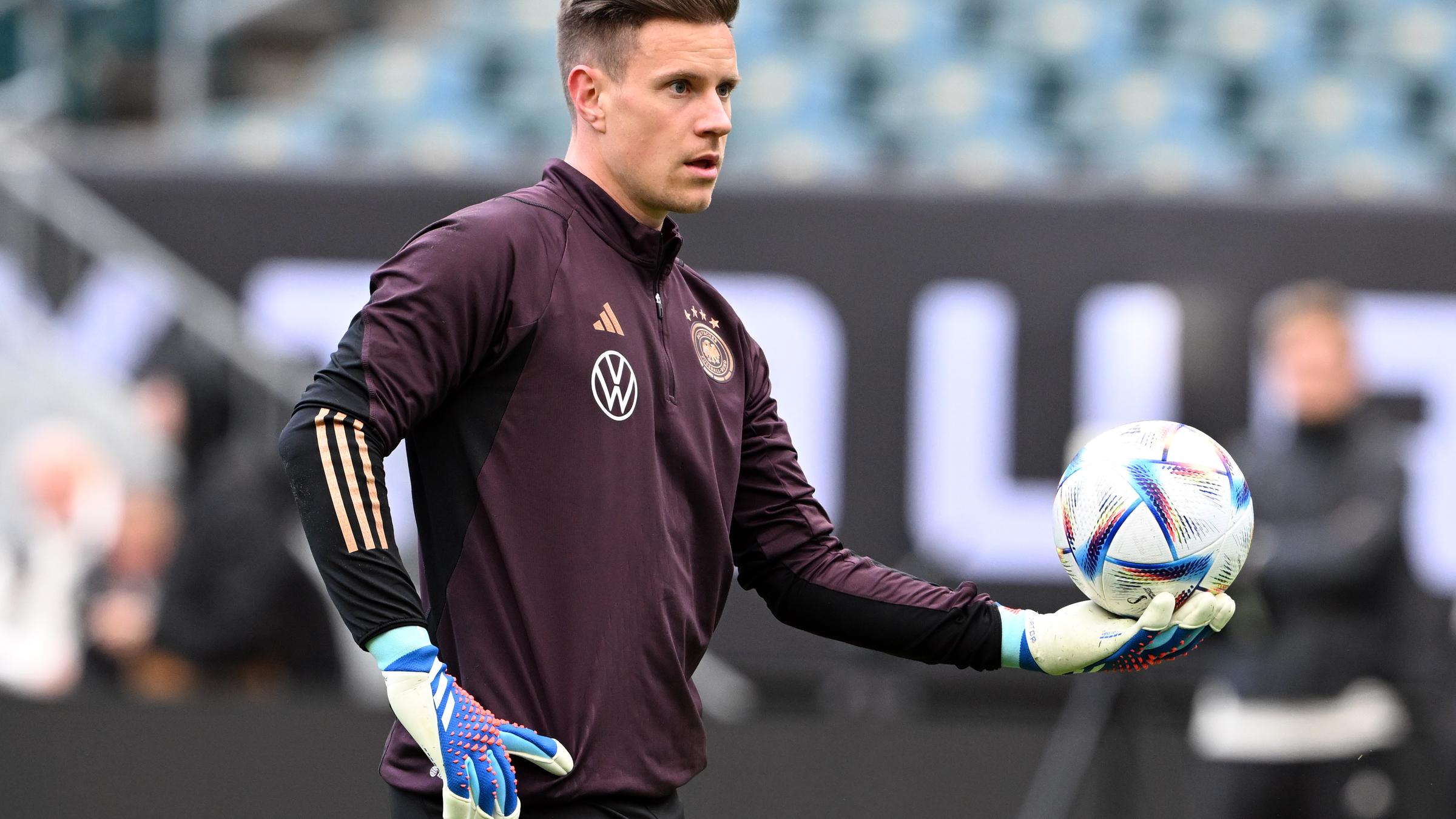 Deutschlands Torwart Marc-Andre ter Stegen in Aktion während des Abschlusstrainings vor dem Spiel gegen Mexiko am 16.10.23.