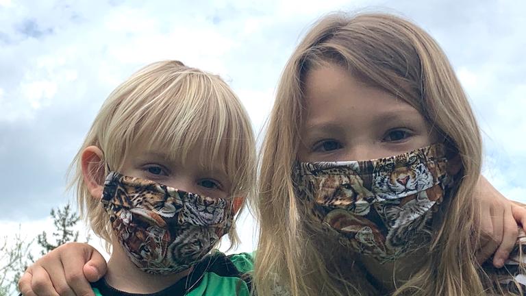 Aktion, bei der Kinder Fotos von sich mit ihren Masken an logo! schicken konnten.