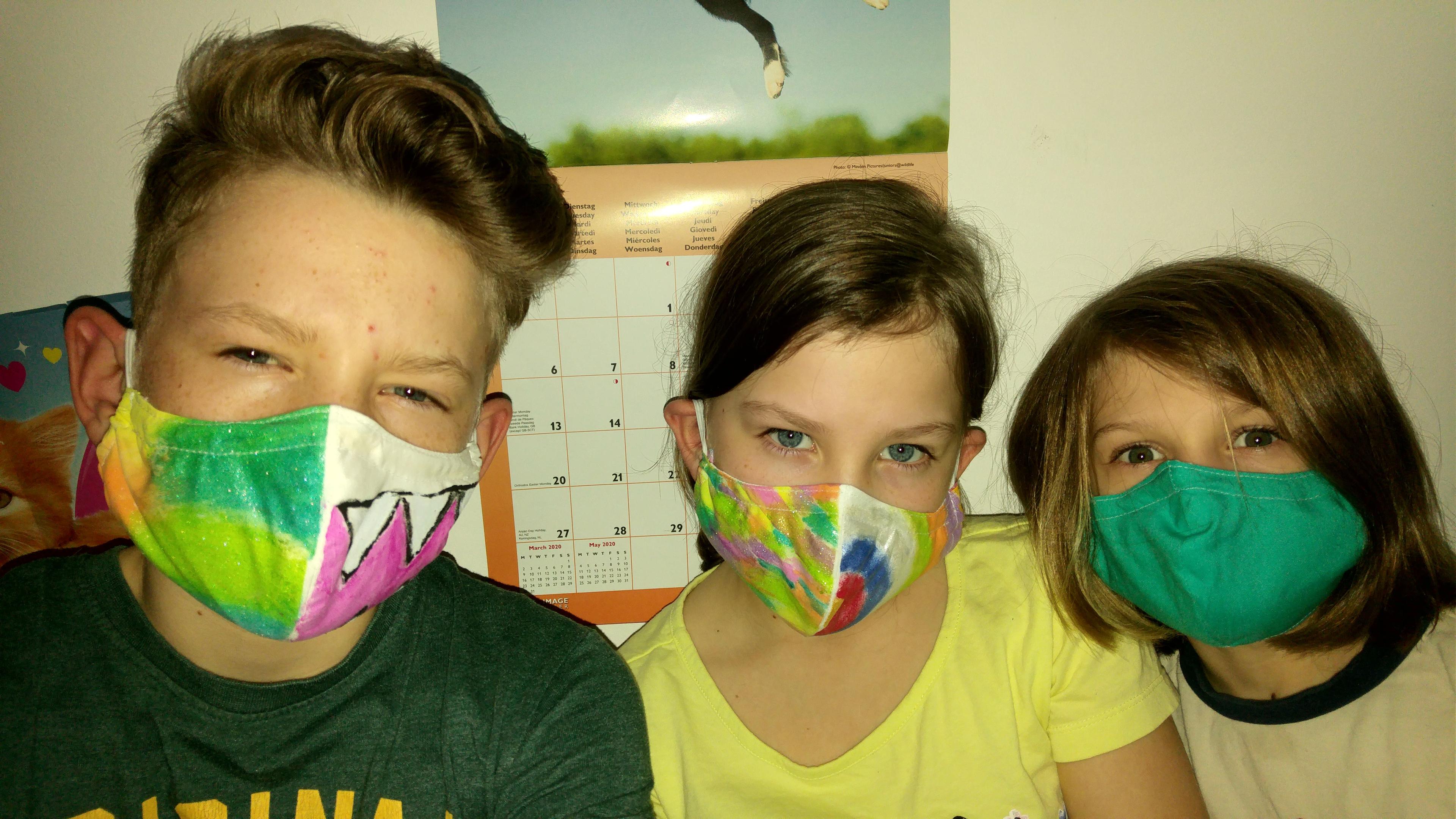Aktion, bei der Kinder Fotos von sich mit ihren Masken an logo! schicken konnten.