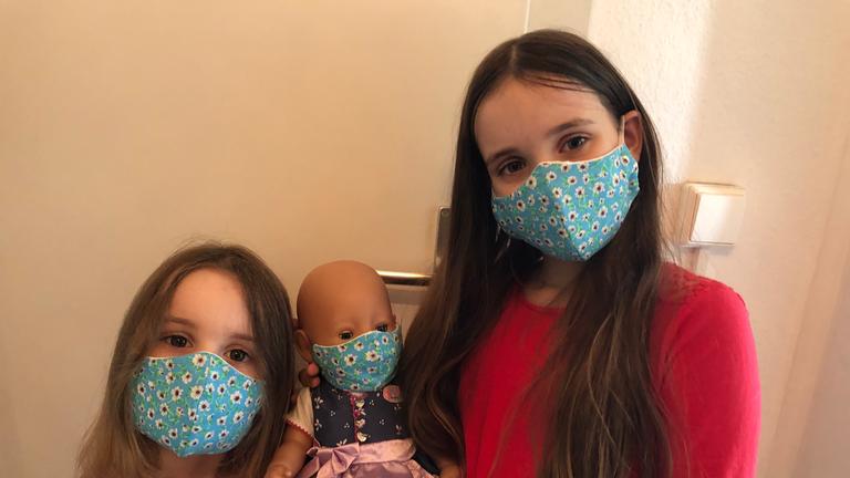 Aktion, bei der Kinder Fotos von sich mit ihren Masken an logo! schicken konnten.
