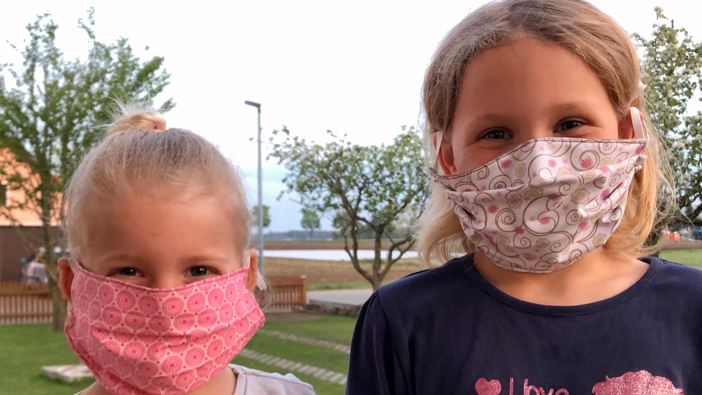 Aktion, bei der Kinder Fotos von sich mit ihren Masken an logo! schicken konnten.