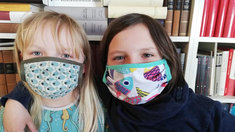 Aktion, bei der Kinder Fotos von sich mit ihren Masken an logo! schicken konnten.