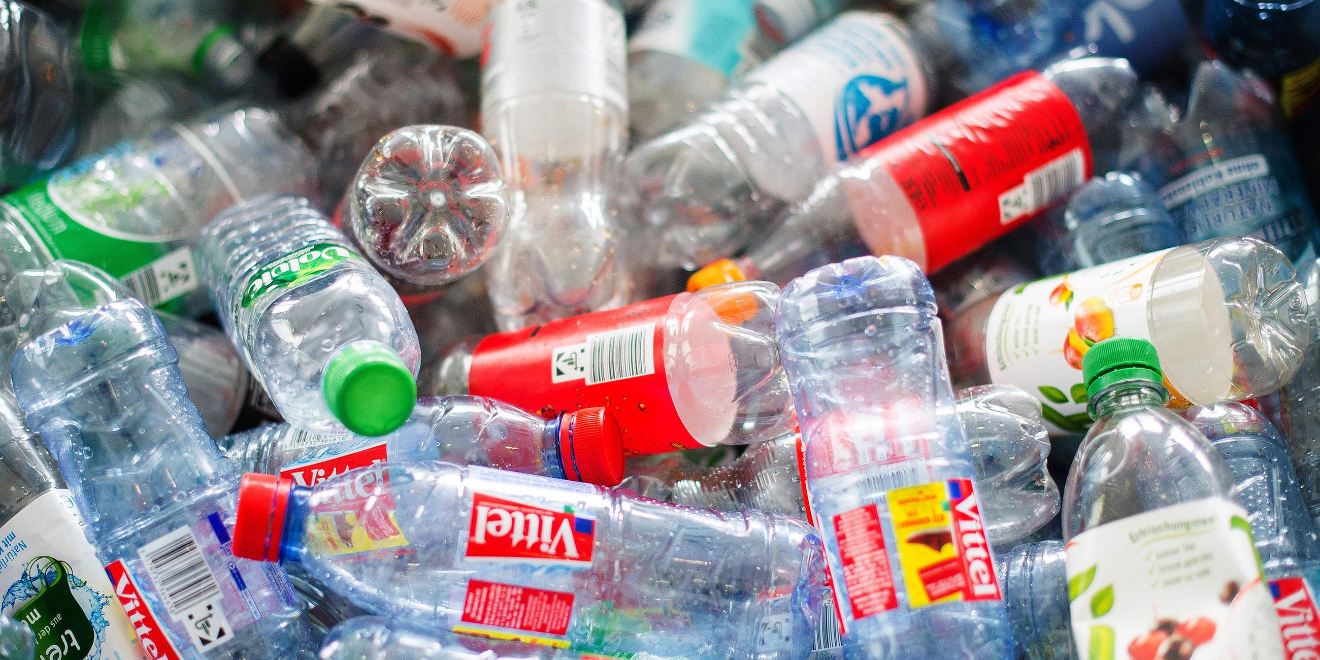 Leere Pfandflaschen aus Plastik