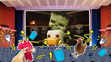 Bild aus Minecraft-Film, Kino-Saal mit Grafiken zu Chaos und Hühnern