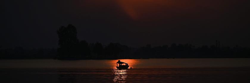 Mondschein über einem See