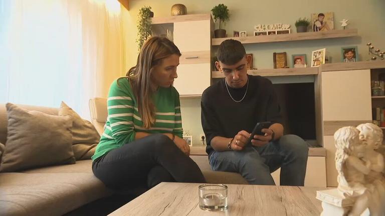 Nassim macht sich Sorgen um seine Familie