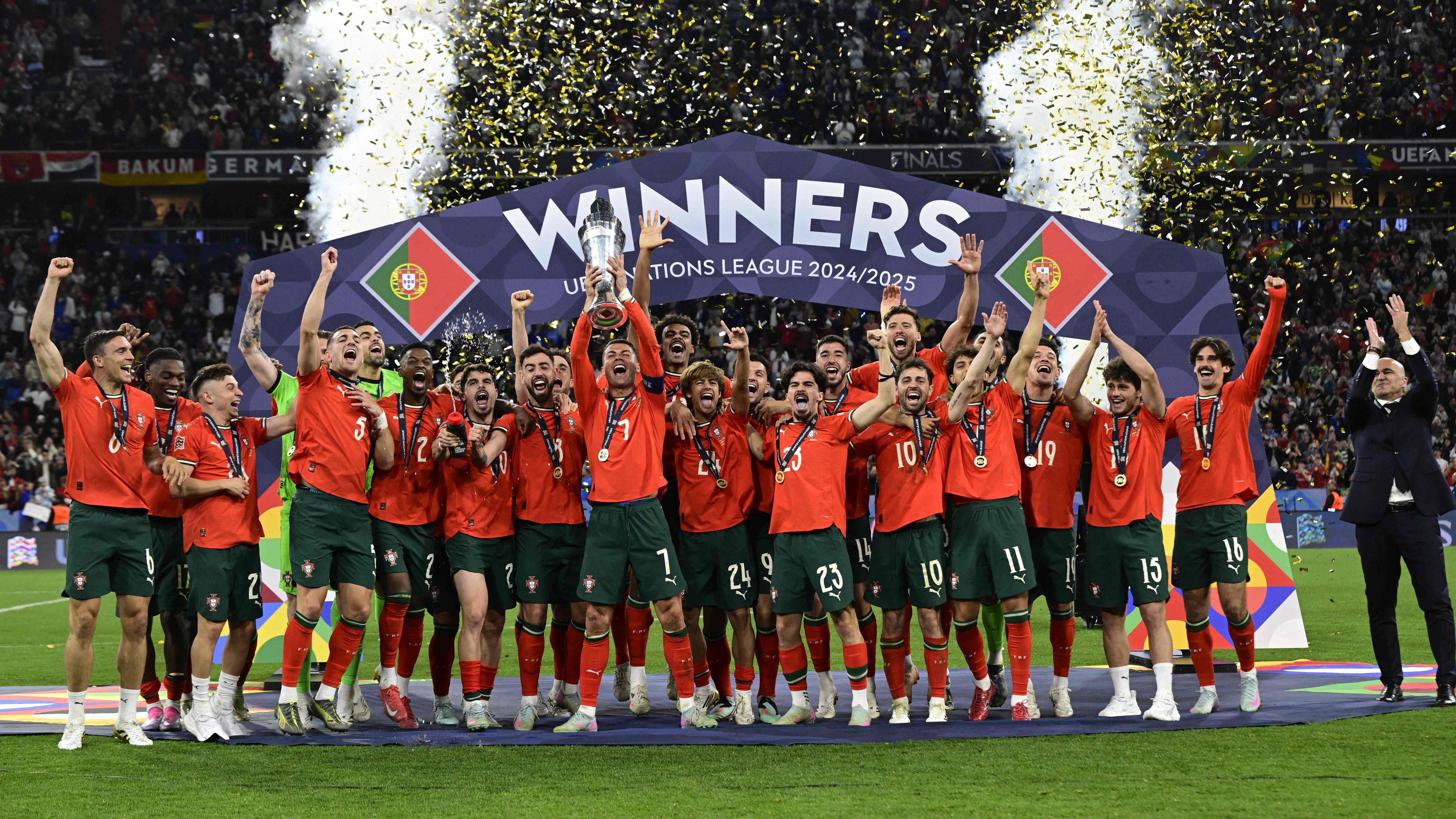 Die portugiesische Nationalmannschaft feiert den Sieg der Nations League