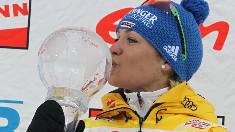 Magdalena Neuner feiert Gesamtweltcupsieg