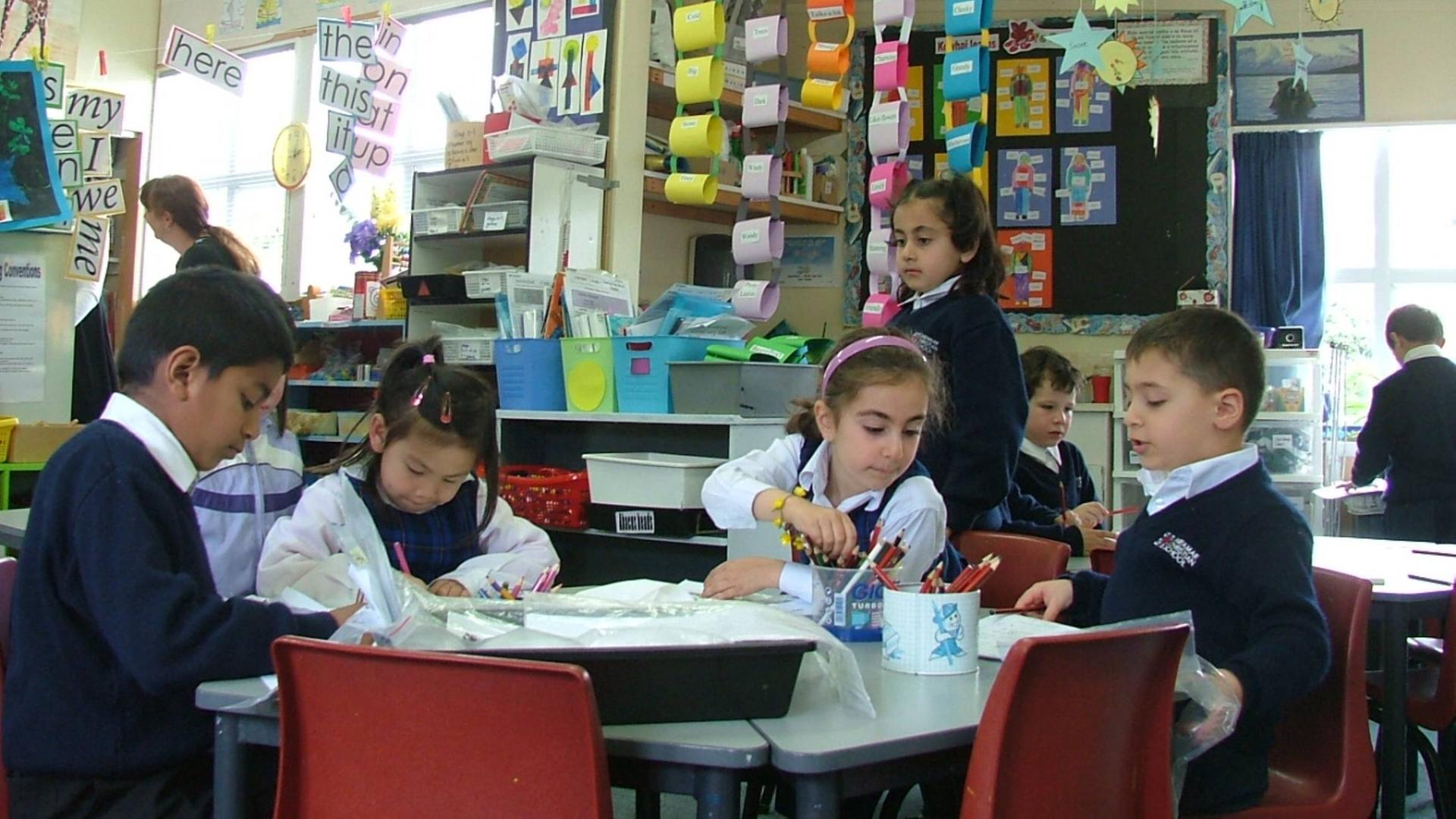 Grundschulkinder in einer Schule in Wellington