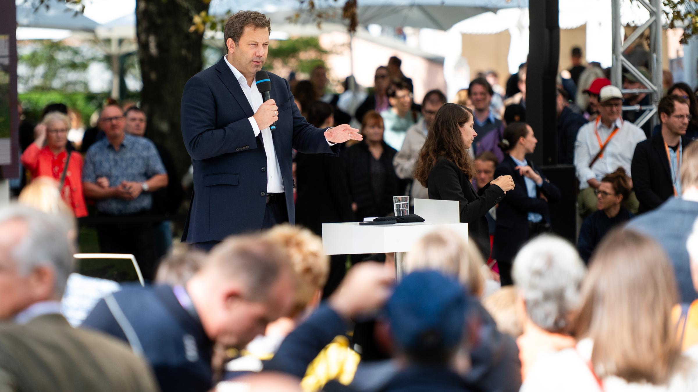 Klingbeil - Tag der offenen Tür der neuen Bundesregierung