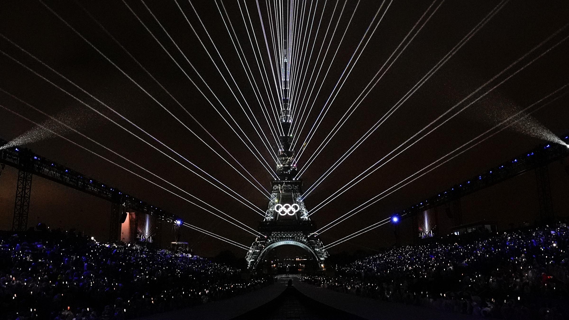 Lichtshow am Eiffelturm in Paris