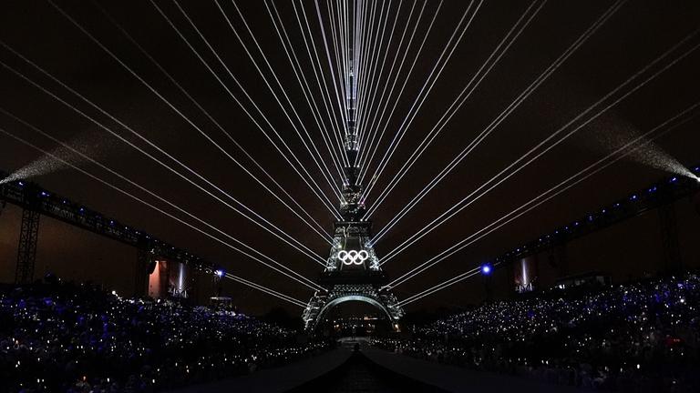 Lichtshow am Eiffelturm in Paris