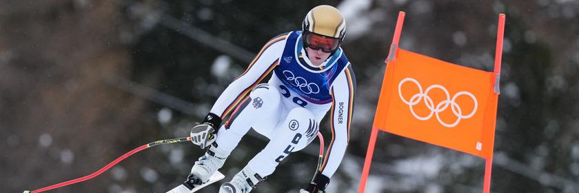 Simon Jocher beim ersten offiziellen Training der Männer für Olympia in Mailand