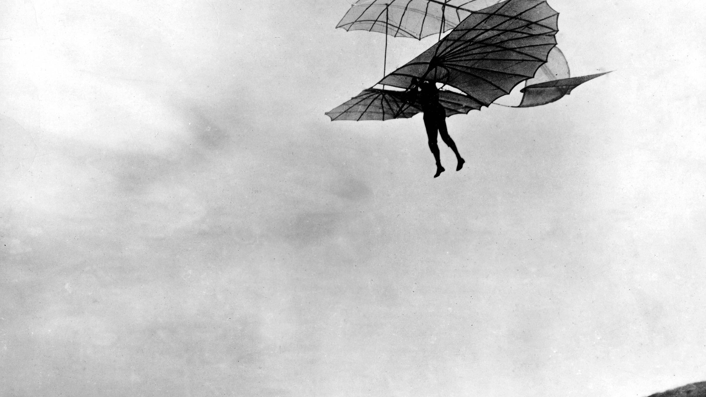 Otto Lilienthal studierte Störche - und die Gesetze des Auftriebs. Ihm gelangen rund 1.000 Gleitflüge bis er bei einem Flugunfall starb. Aber seine Idee, die Vögel zum Vorbild zu nehmen ...