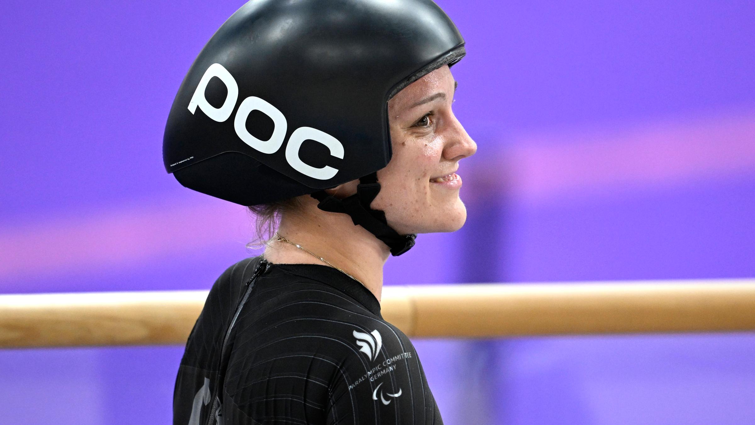 Bahnradsportlerin Maike Hausberger bei den Paralympics in Paris.