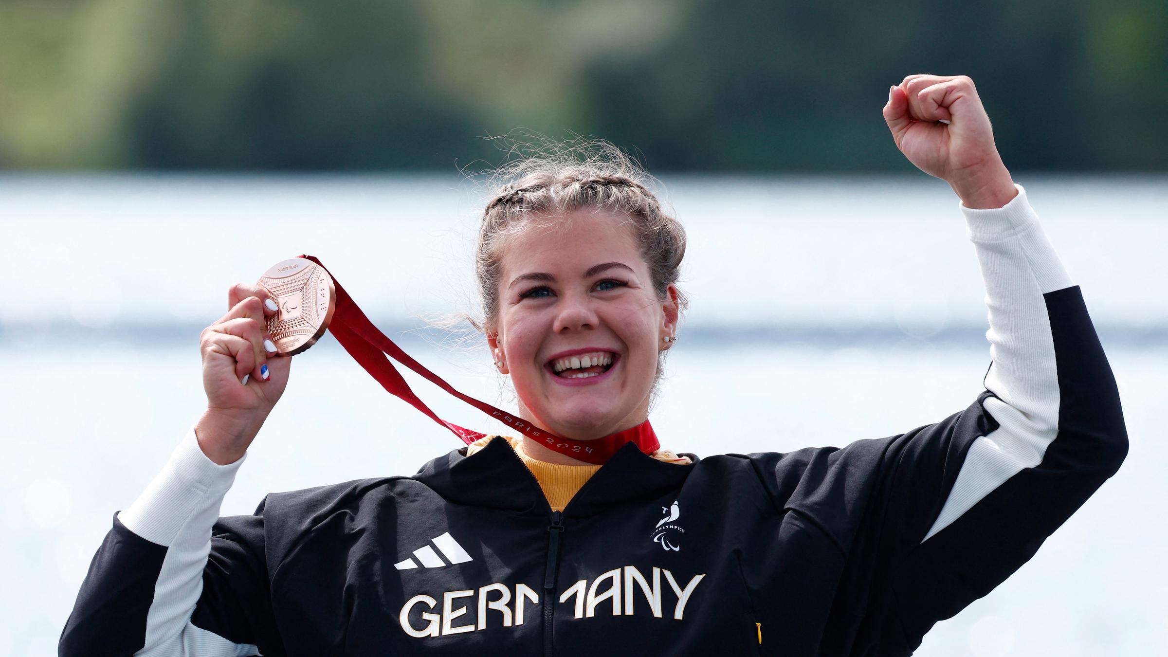Felicia Laberer mit ihrer Bronzemedaille
