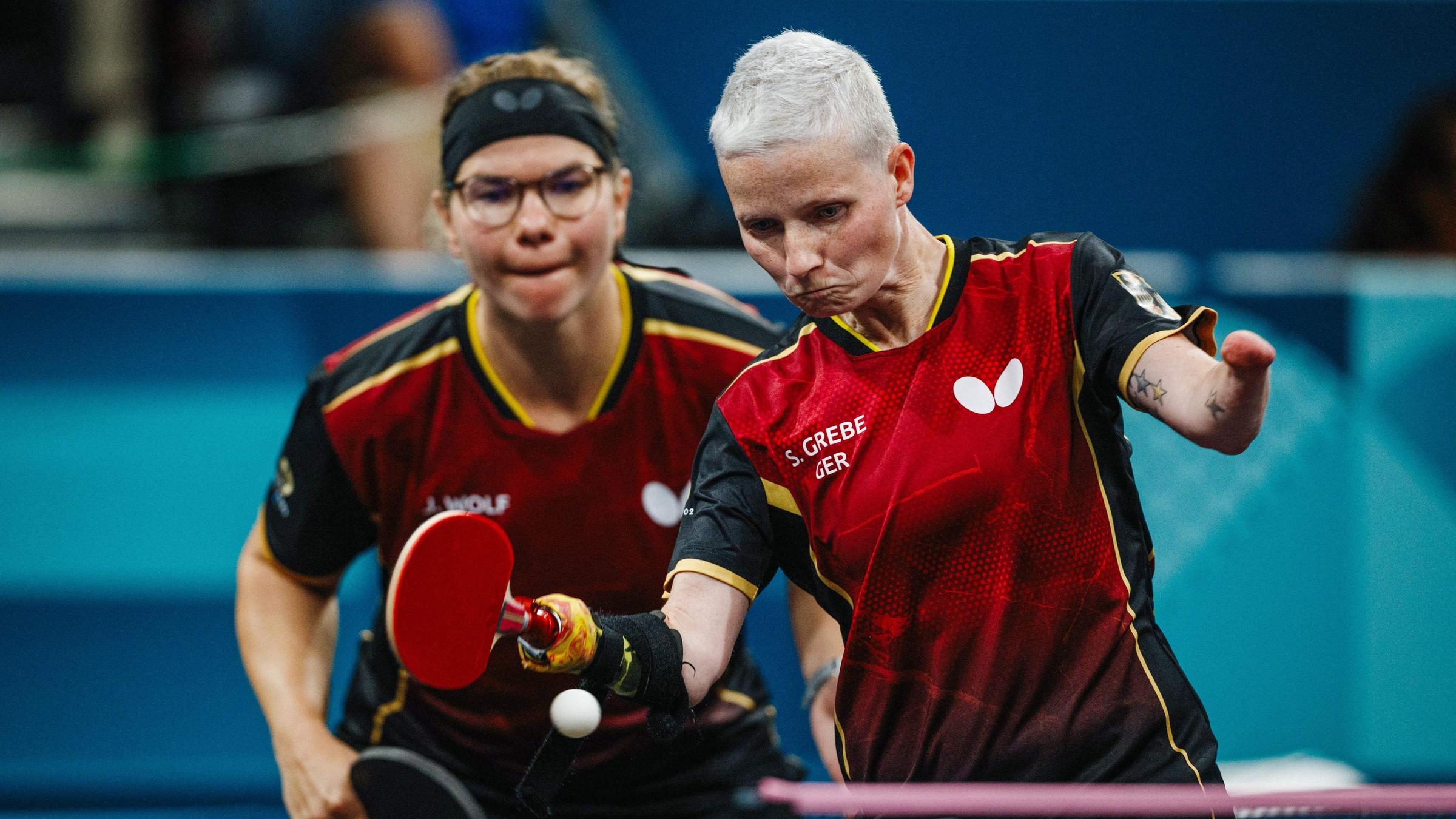 Tischtennis bei den Paralympics: Juliane Wolf und Stephanie Grebe.