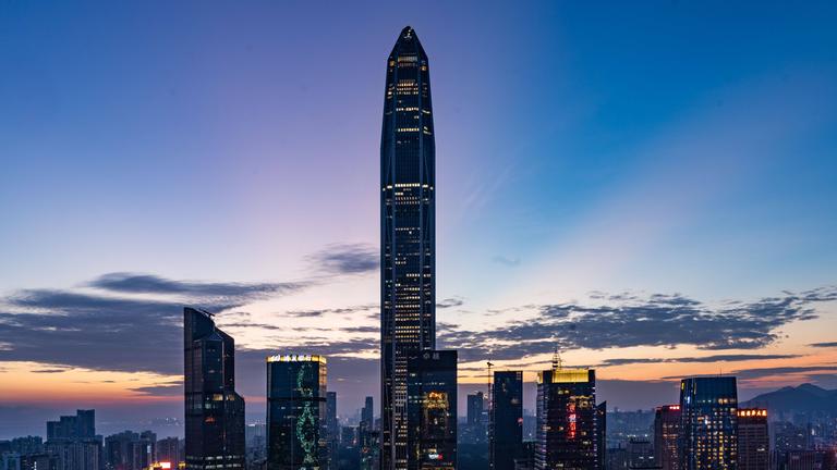 Abgebildet ist das Ping An Finance Center. 