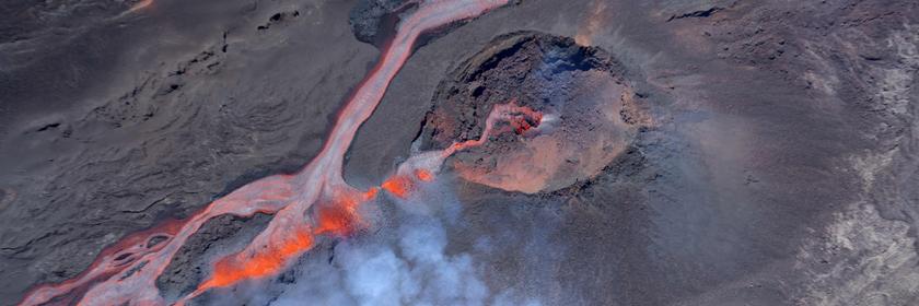 Der Vulkan ist Piton de la Fournause ist ausgebrochen 