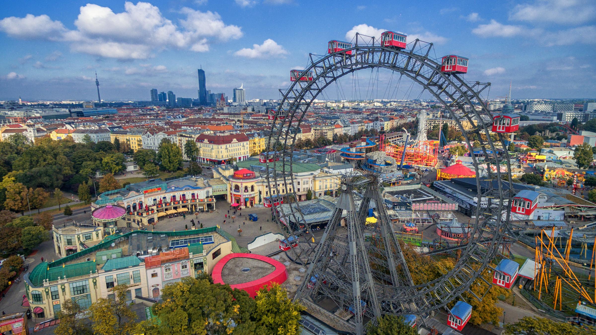 Der Wiener Prater von oben im sommer.