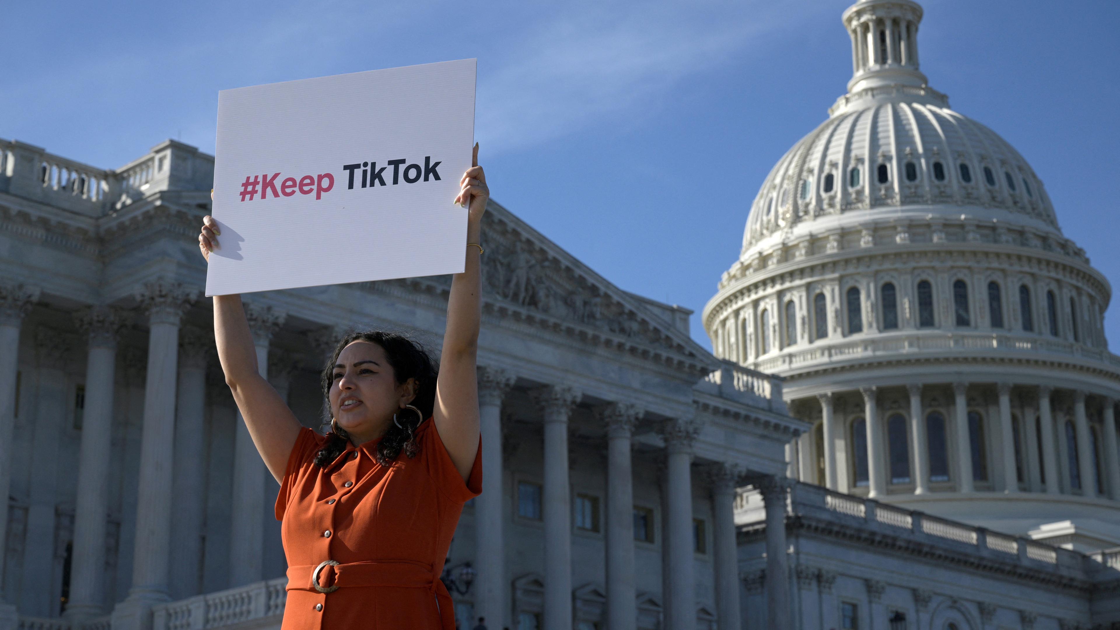 Demonstration gegen ein mögliches TikTok verbot vor dem Kapitol