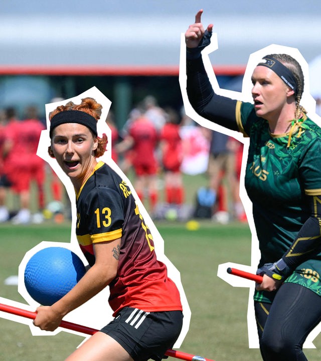 zwei Spielerinnen auf dem Feld bei der WM in Belgien